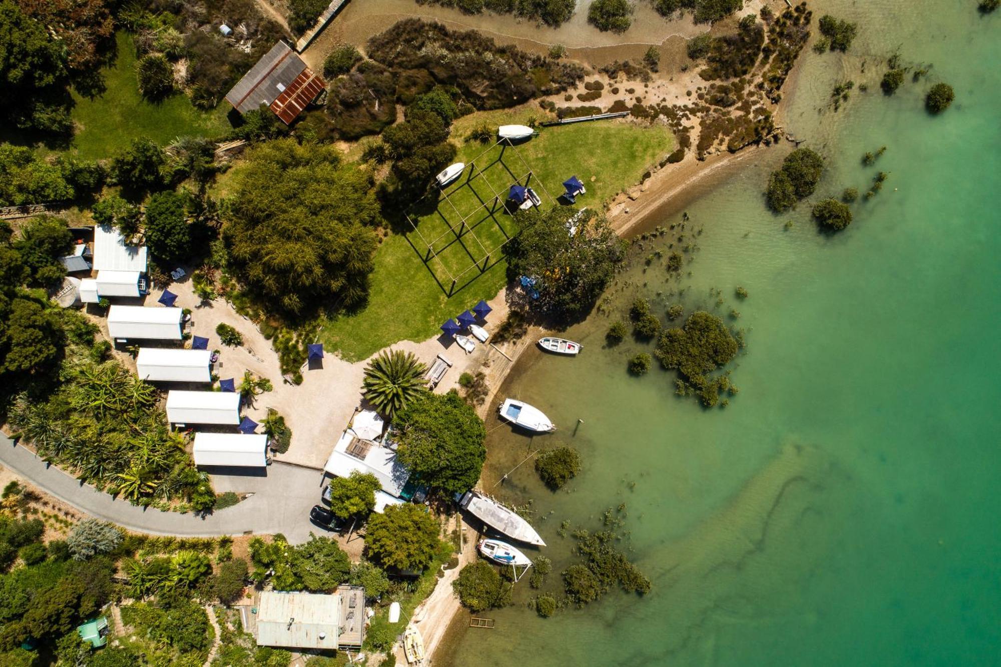 Boatsheds On The Bay, Waiheke Island Apartman Ostend Kültér fotó
