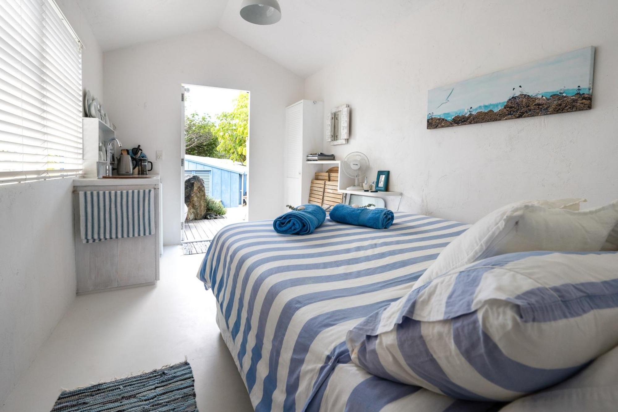 Boatsheds On The Bay, Waiheke Island Apartman Ostend Kültér fotó
