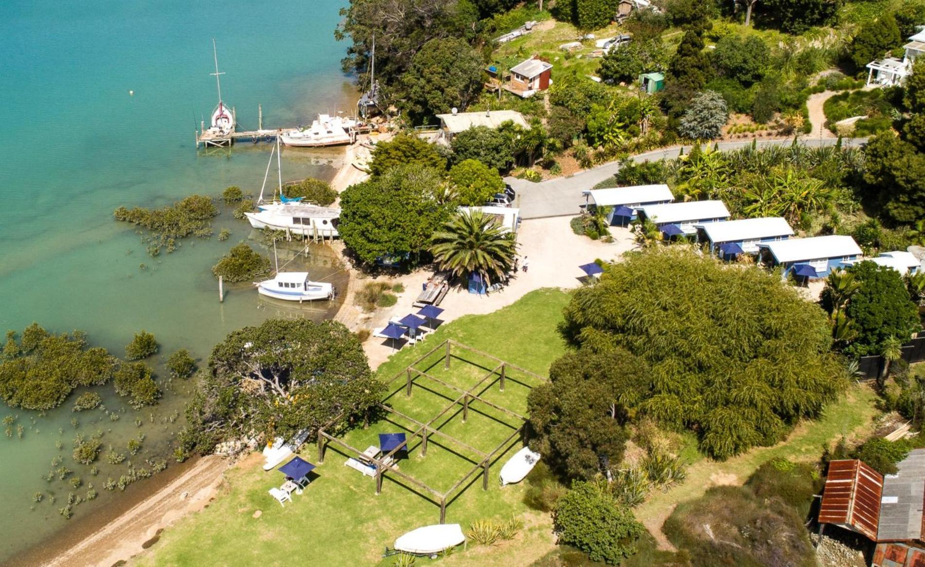 Boatsheds On The Bay, Waiheke Island Apartman Ostend Kültér fotó